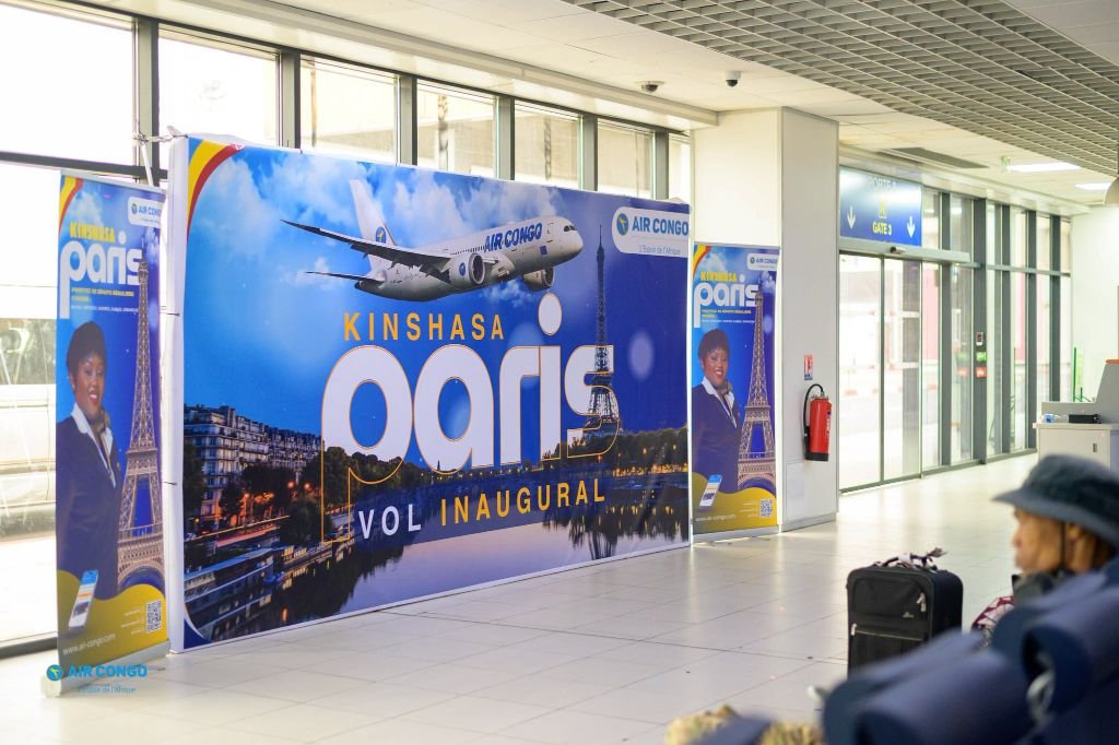 Décor du vol inaugural Air Congo Kinshasa – Paris