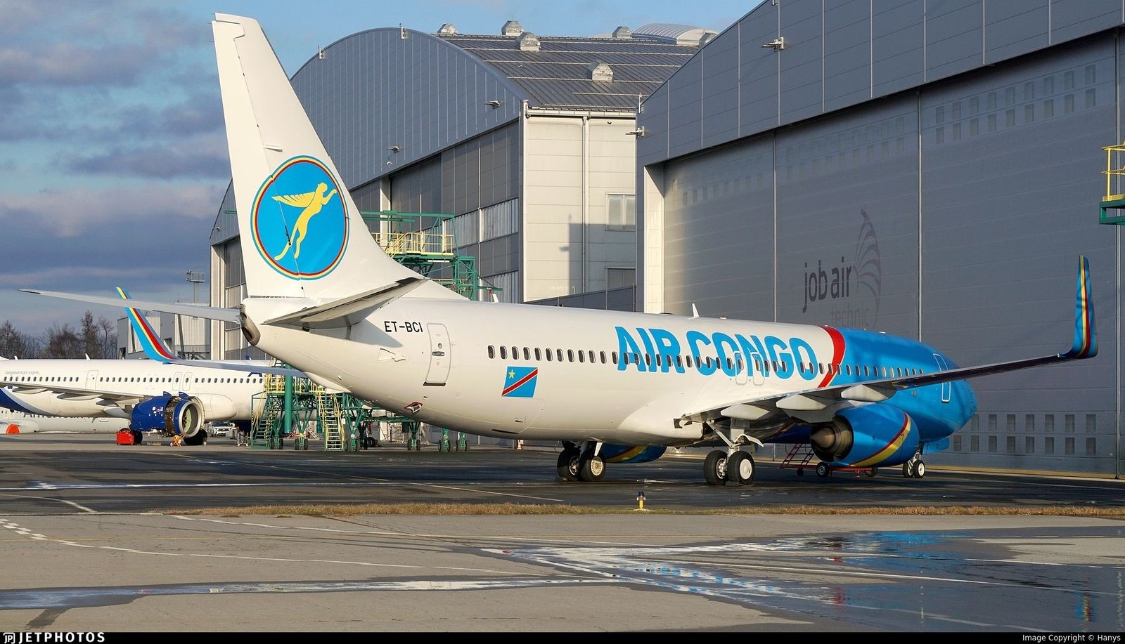 Avion Air Congo vu de l’arrière, emblème de la compagnie